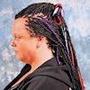 Frau mit Magic Braid Mix Frisur